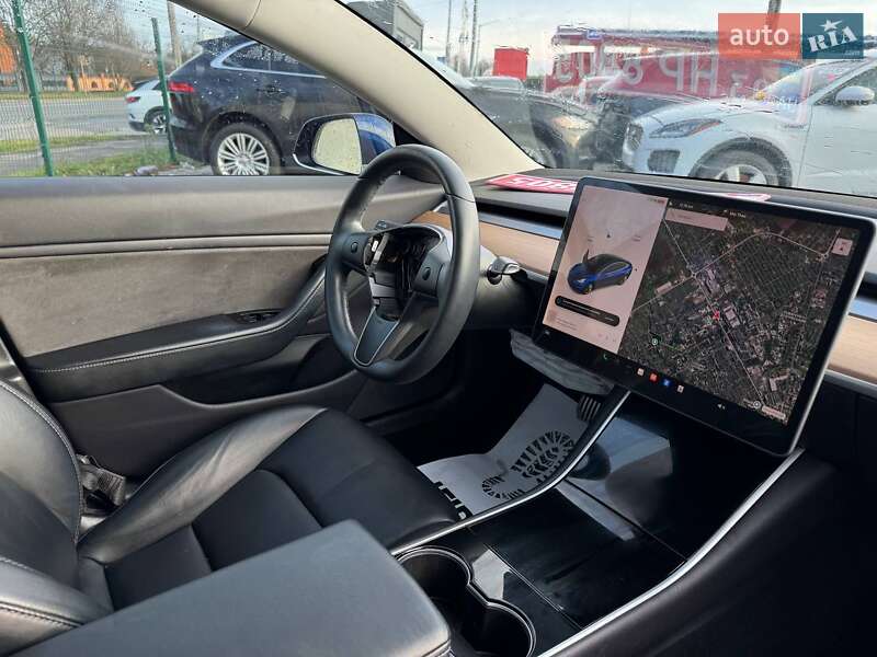 Седан Tesla Model 3 2019 в Луцке