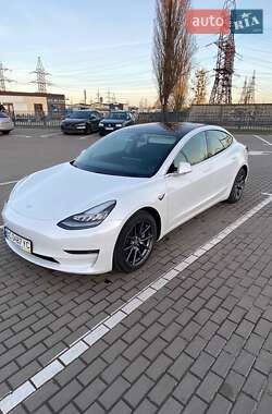 Седан Tesla Model 3 2020 в Львове