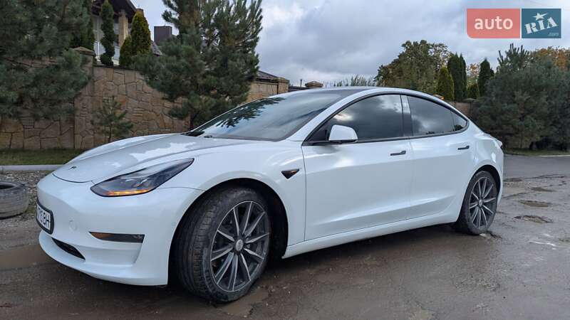 Седан Tesla Model 3 2021 в Тернополе