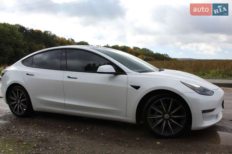 Седан Tesla Model 3 2021 в Тернополе