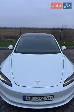 Седан Tesla Model 3 2024 в Днепре