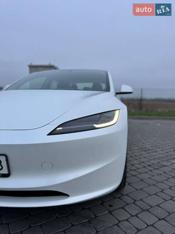 Седан Tesla Model 3 2024 в Дніпрі
