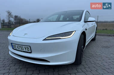 Седан Tesla Model 3 2024 в Днепре