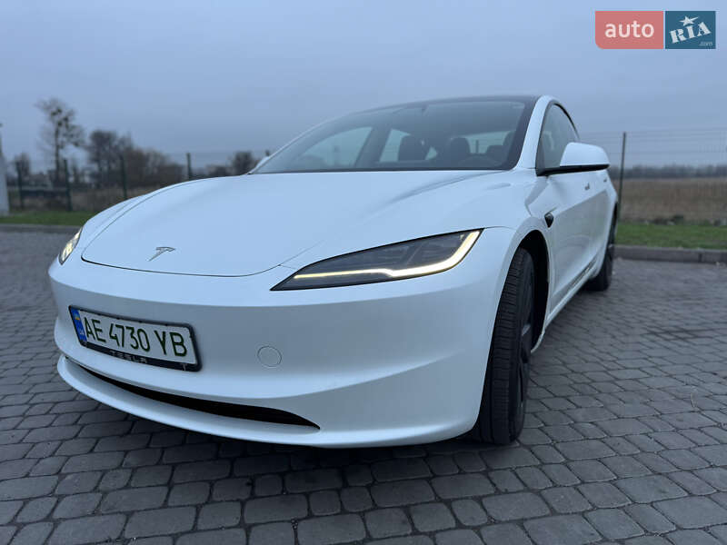 Седан Tesla Model 3 2024 в Дніпрі