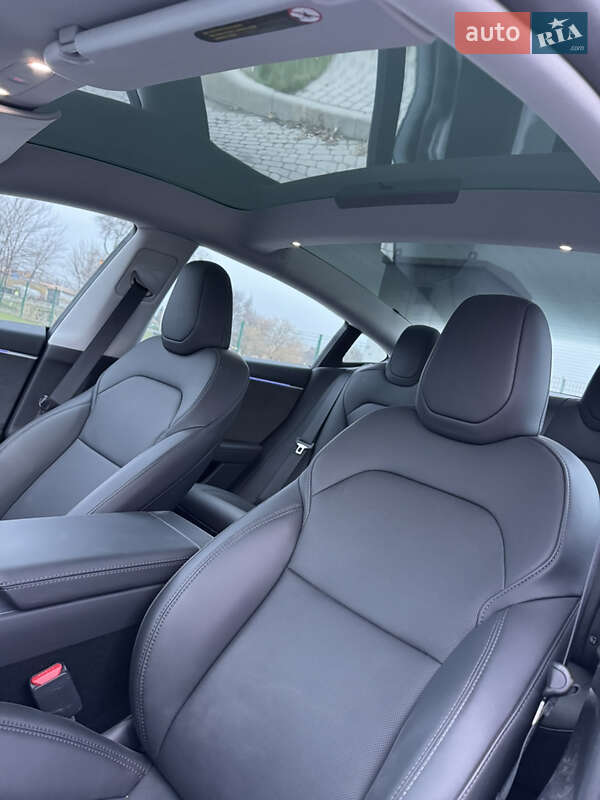 Седан Tesla Model 3 2024 в Дніпрі