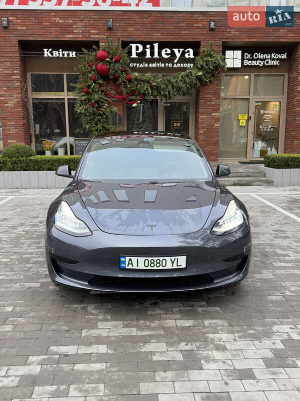 Седан Tesla Model 3 2019 в Киеве фото 3 Седан Tesla Model 3 2019 в Киеве