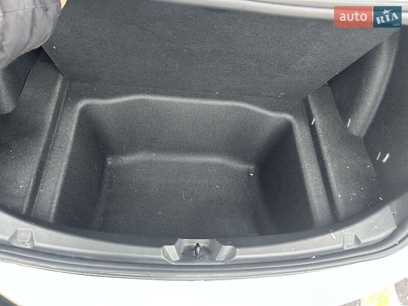 Седан Tesla Model 3 2023 в Полтаве фото 24 Седан Tesla Model 3 2023 в Полтаве