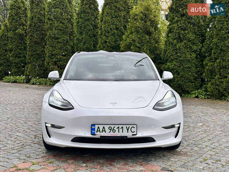 Седан Tesla Model 3 2019 в Берегово