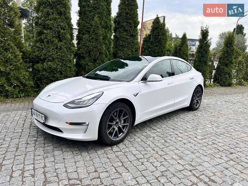 Седан Tesla Model 3 2019 в Берегово