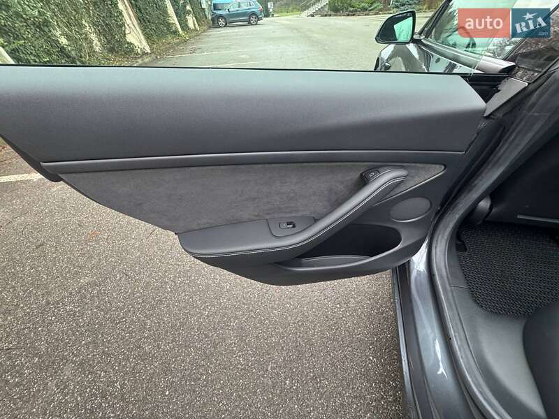 Седан Tesla Model 3 2023 в Киеве фото 30 Седан Tesla Model 3 2023 в Киеве