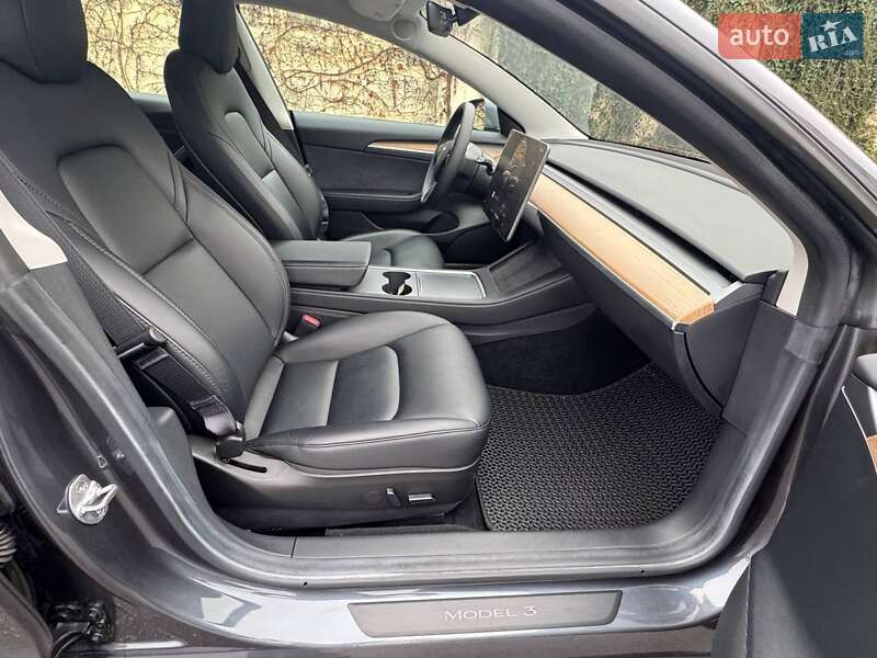 Седан Tesla Model 3 2023 в Киеве фото 38 Седан Tesla Model 3 2023 в Киеве