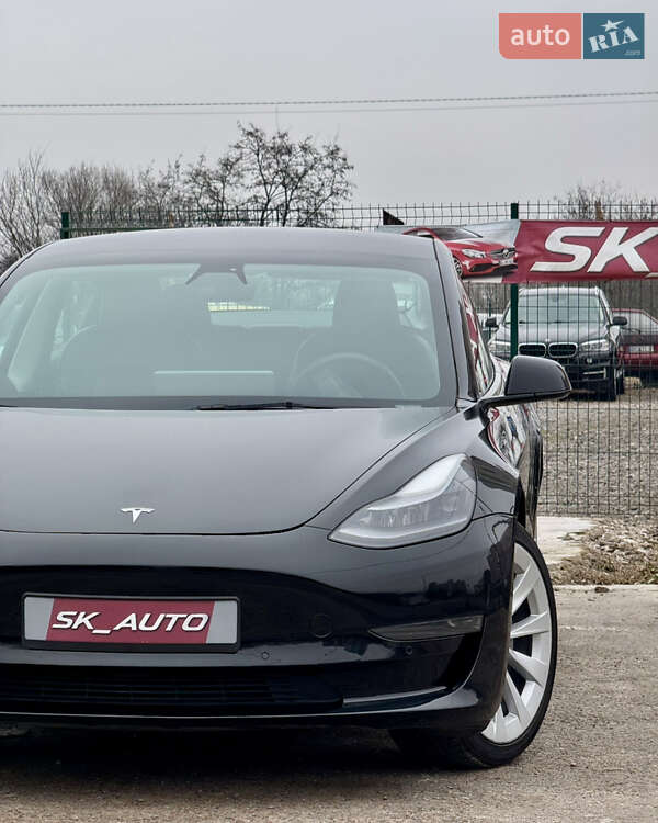 Седан Tesla Model 3 2022 в Киеве
