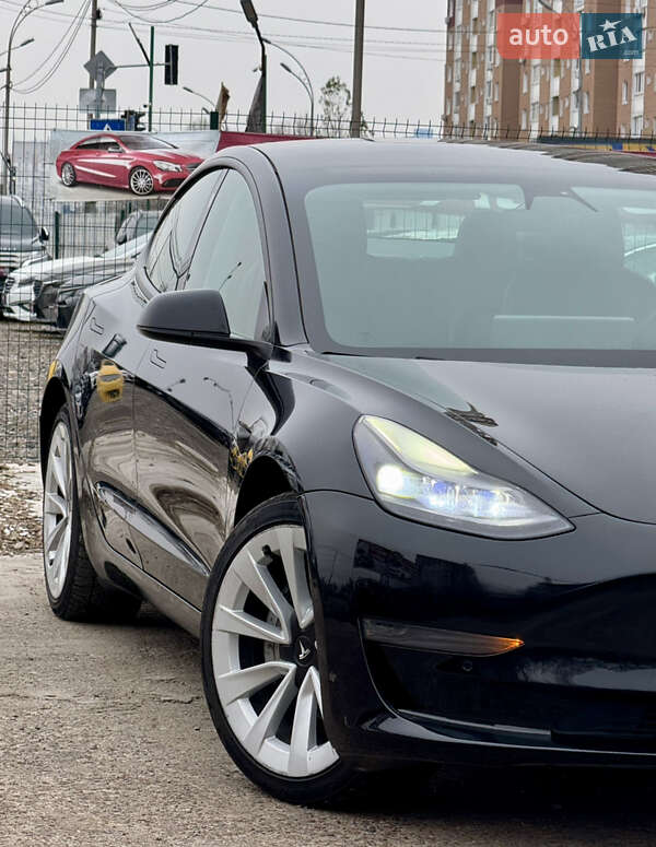 Седан Tesla Model 3 2022 в Киеве