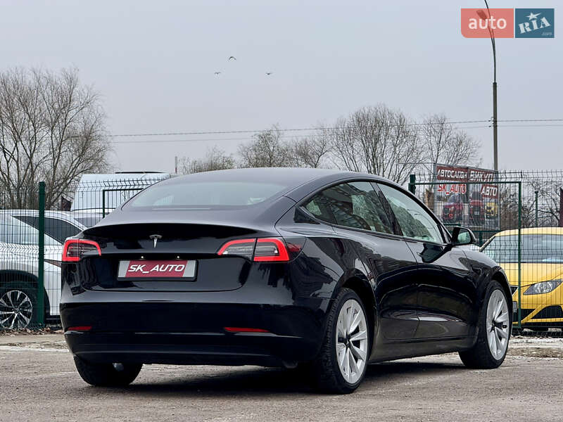 Седан Tesla Model 3 2022 в Киеве