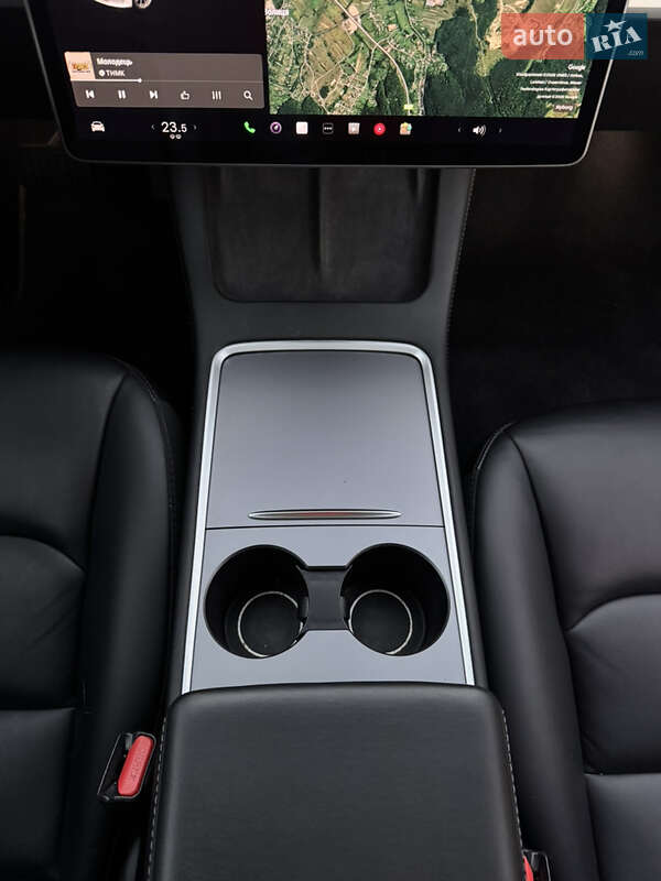 Седан Tesla Model 3 2020 в Львове