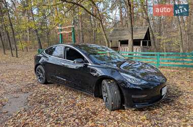 Седан Tesla Model 3 2018 в Черкасах