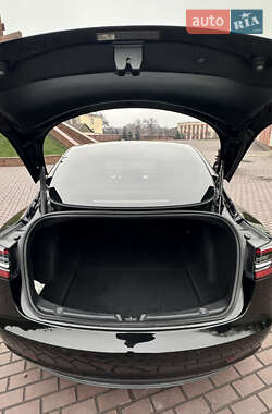 Седан Tesla Model 3 2021 в Днепре
