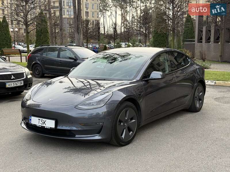 Седан Tesla Model 3 2023 в Киеве