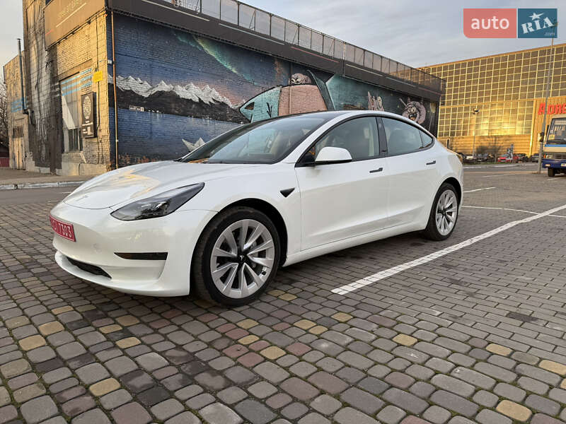 Седан Tesla Model 3 2023 в Луцке фото Седан Tesla Model 3 2023 в Луцке