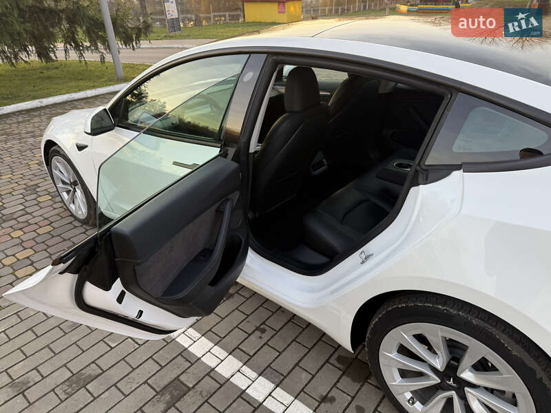 Седан Tesla Model 3 2023 в Луцке фото 7 Седан Tesla Model 3 2023 в Луцке