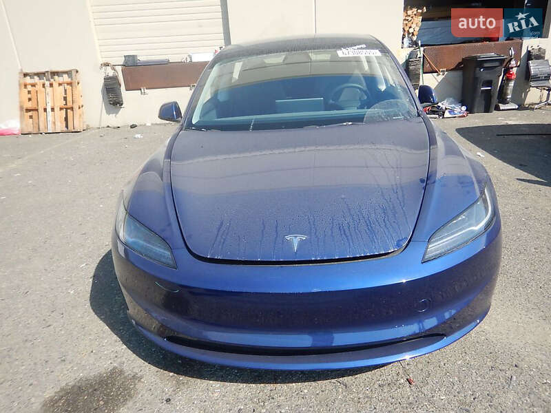 Седан Tesla Model 3 2025 в Киеве фото 3 Седан Tesla Model 3 2025 в Киеве