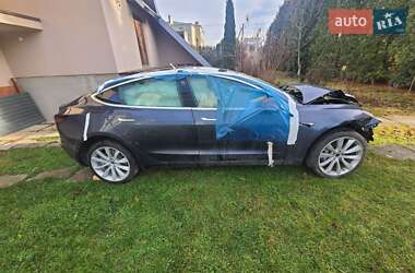 Седан Tesla Model 3 2019 в Львові
