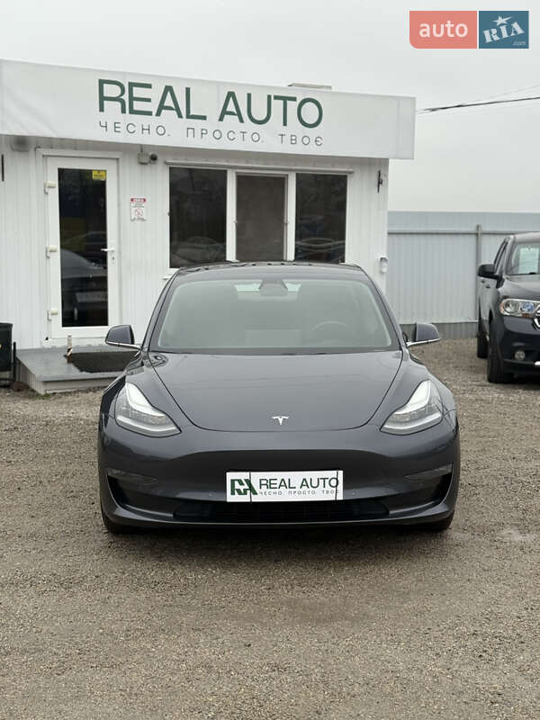 Седан Tesla Model 3 2019 в Кропивницком