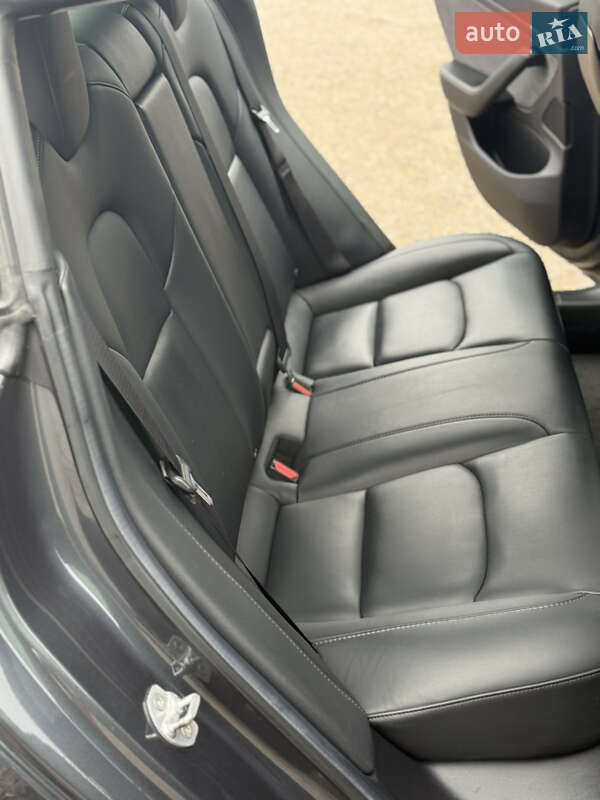 Седан Tesla Model 3 2019 в Кропивницком