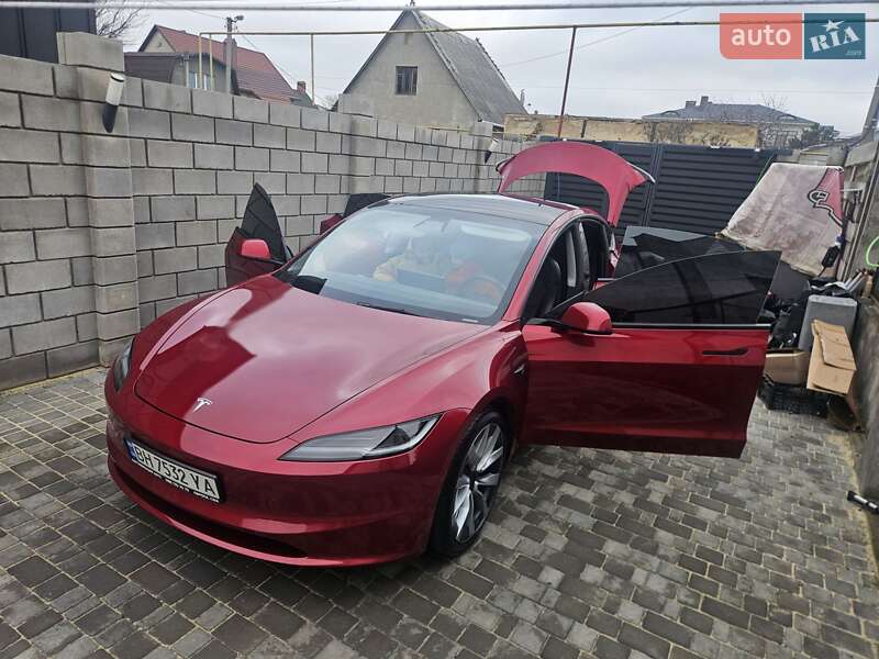 Седан Tesla Model 3 2024 в Одессе