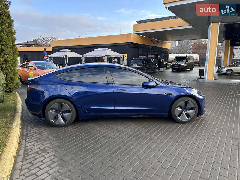 Седан Tesla Model 3 2022 в Днепре