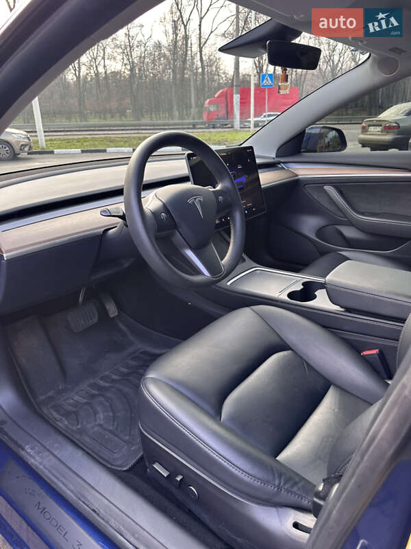 Седан Tesla Model 3 2022 в Днепре
