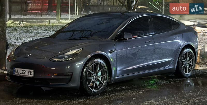 Седан Tesla Model 3 2022 в Киеве