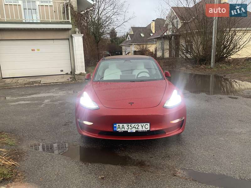 Седан Tesla Model 3 2018 в Киеве