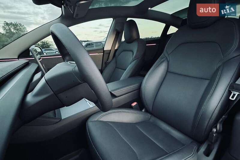 Седан Tesla Model 3 2024 в Киеве