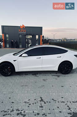 Седан Tesla Model 3 2018 в Виннице