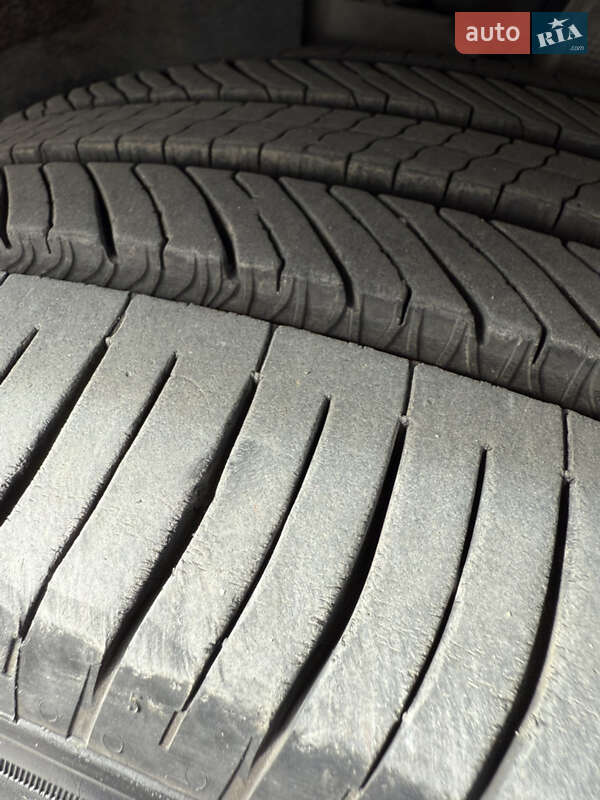 Седан Tesla Model 3 2018 в Луцке