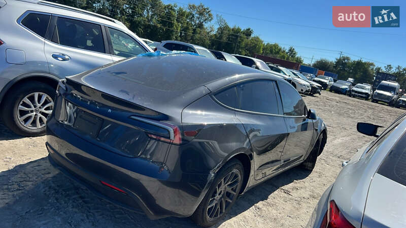 Седан Tesla Model 3 2025 в Кривом Роге