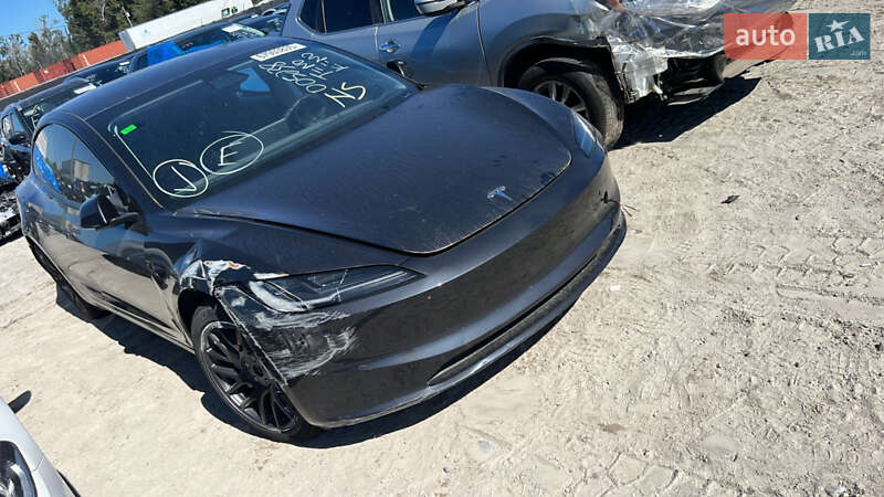 Седан Tesla Model 3 2025 в Кривом Роге