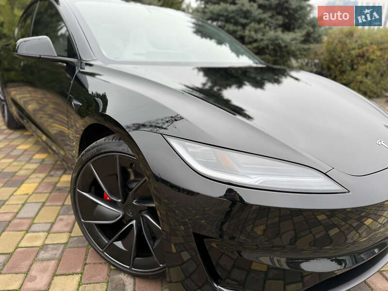 Седан Tesla Model 3 2025 в Днепре