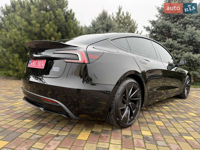 Седан Tesla Model 3 2025 в Днепре
