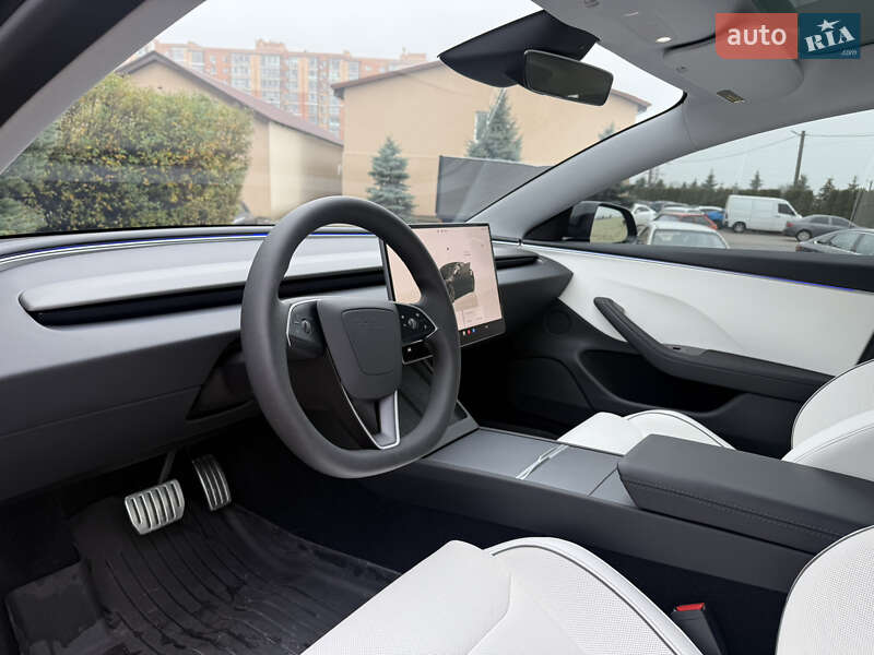 Седан Tesla Model 3 2025 в Днепре