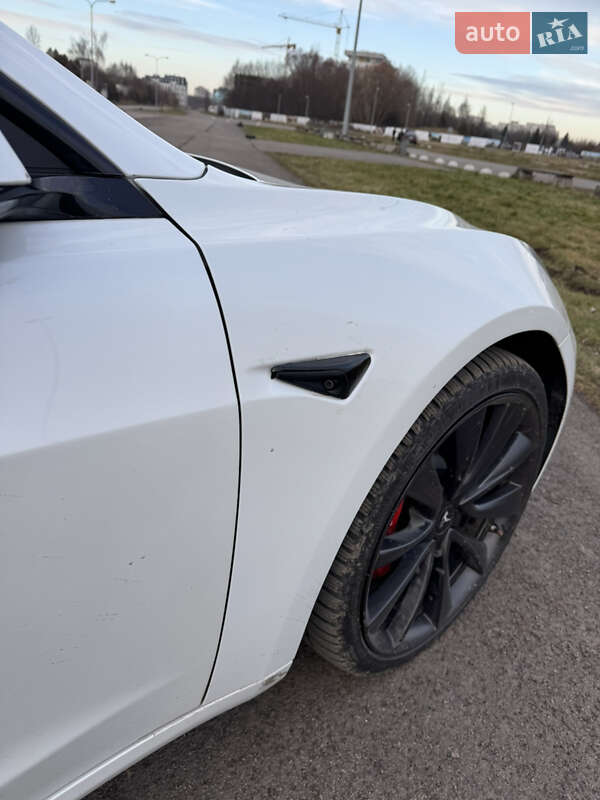 Седан Tesla Model 3 2020 в Львове