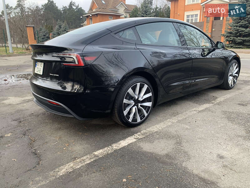 Седан Tesla Model 3 2024 в Киеве