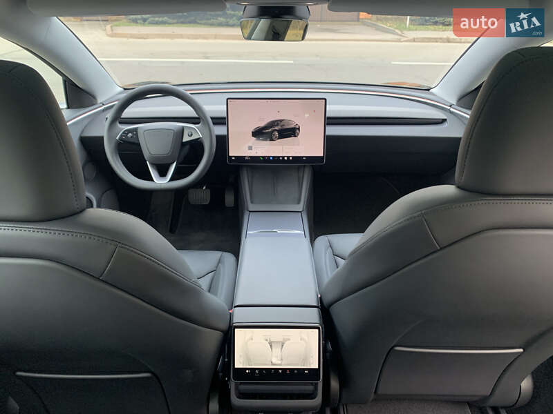 Седан Tesla Model 3 2024 в Киеве