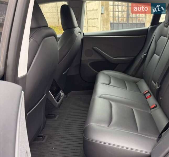 Седан Tesla Model 3 2024 в Одессе