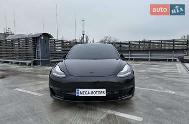 Седан Tesla Model 3 2020 в Киеве