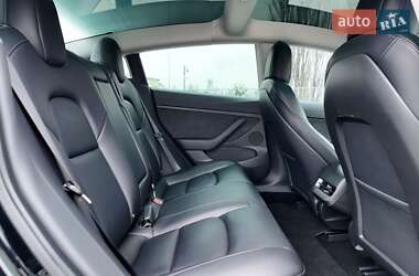 Седан Tesla Model 3 2020 в Киеве
