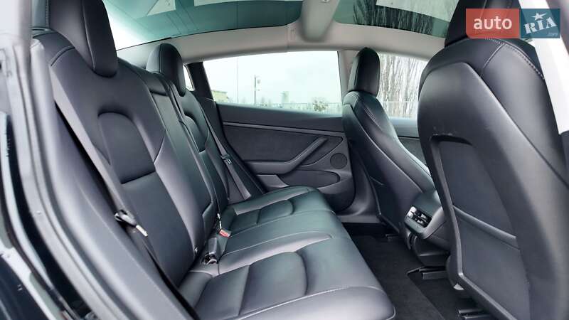Седан Tesla Model 3 2020 в Киеве