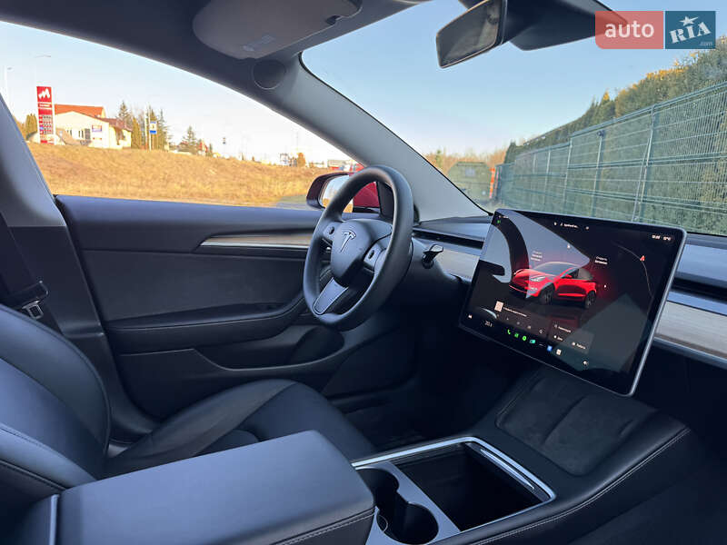 Седан Tesla Model 3 2023 в Стрые