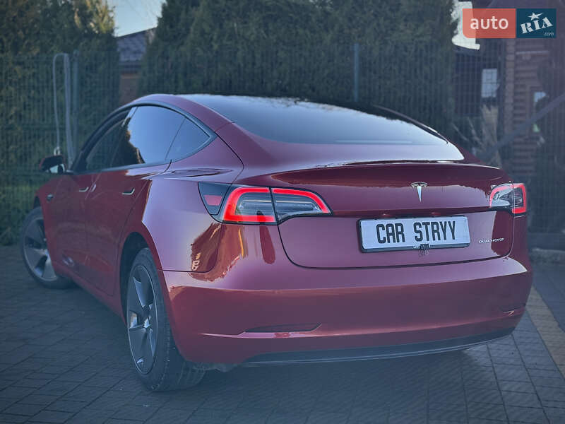 Седан Tesla Model 3 2023 в Стрые